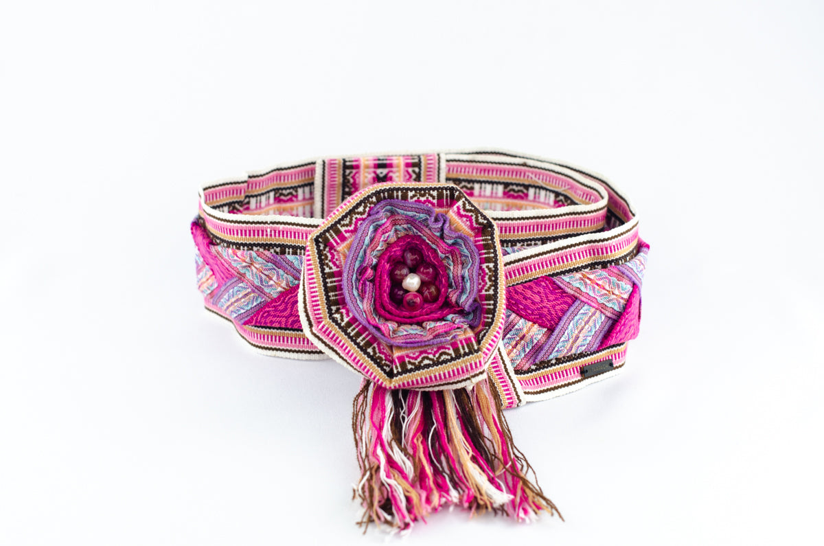 AKÁJIK BELT