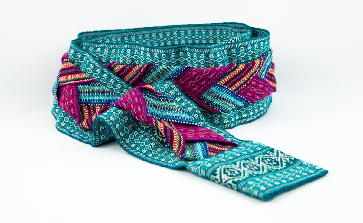 AKÁJIK BELT
