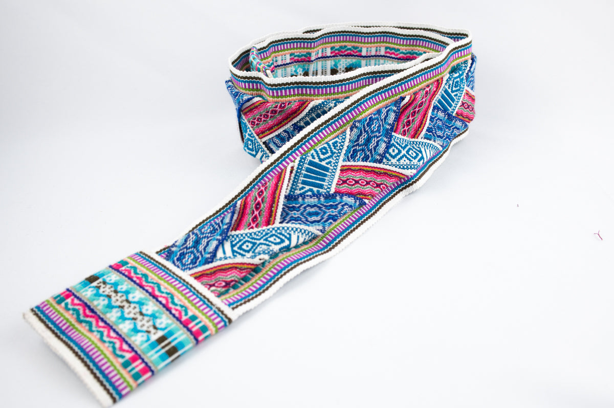 AKÁJIK BELT