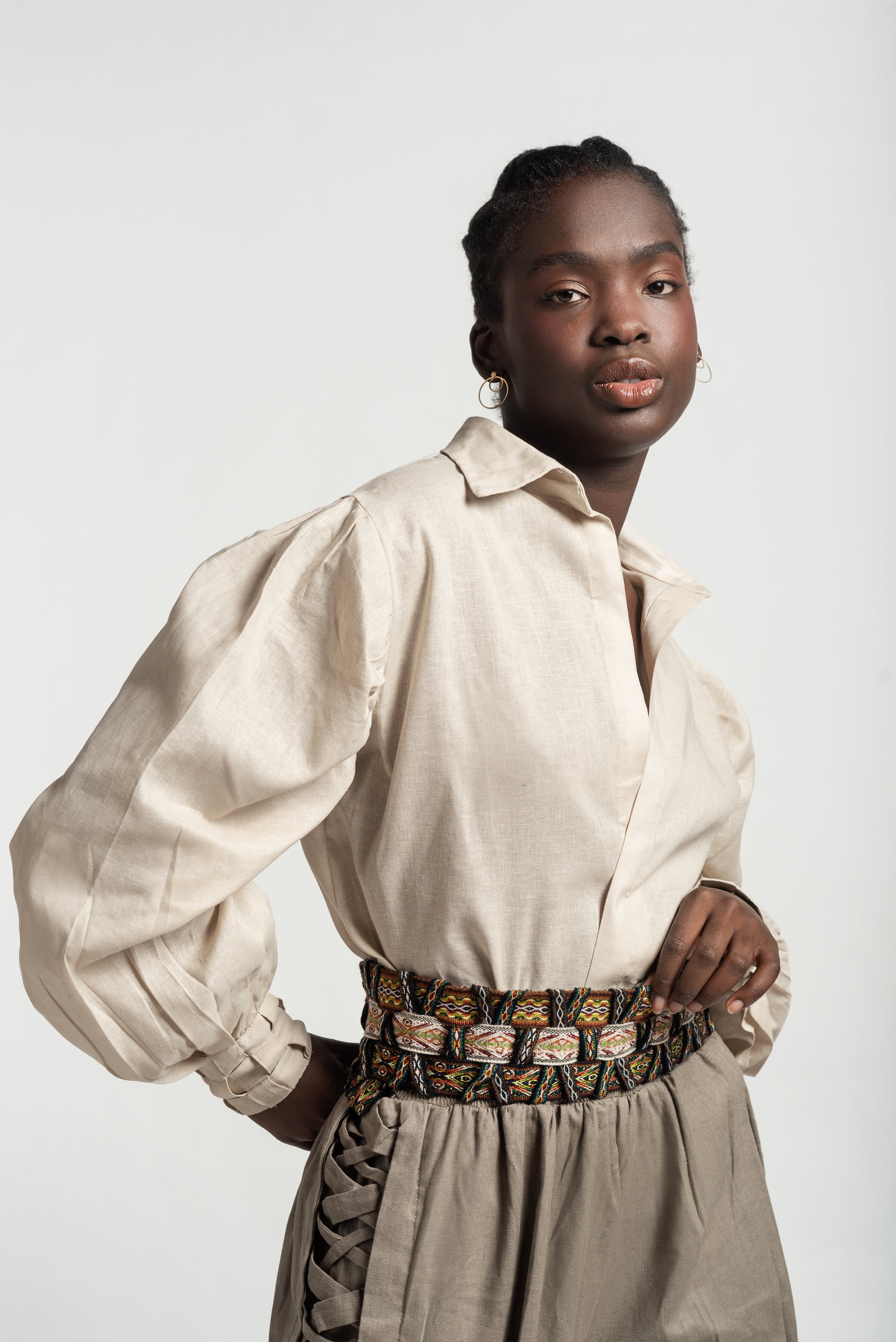 Blouse with Big Sleves and Braided Fist